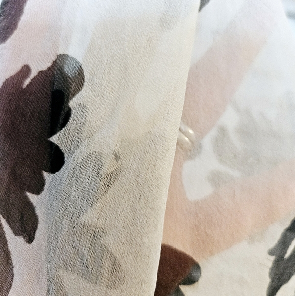 Vintage 1950s Sheer Black and White Floral Silk Scarf - Picture 5 of 5